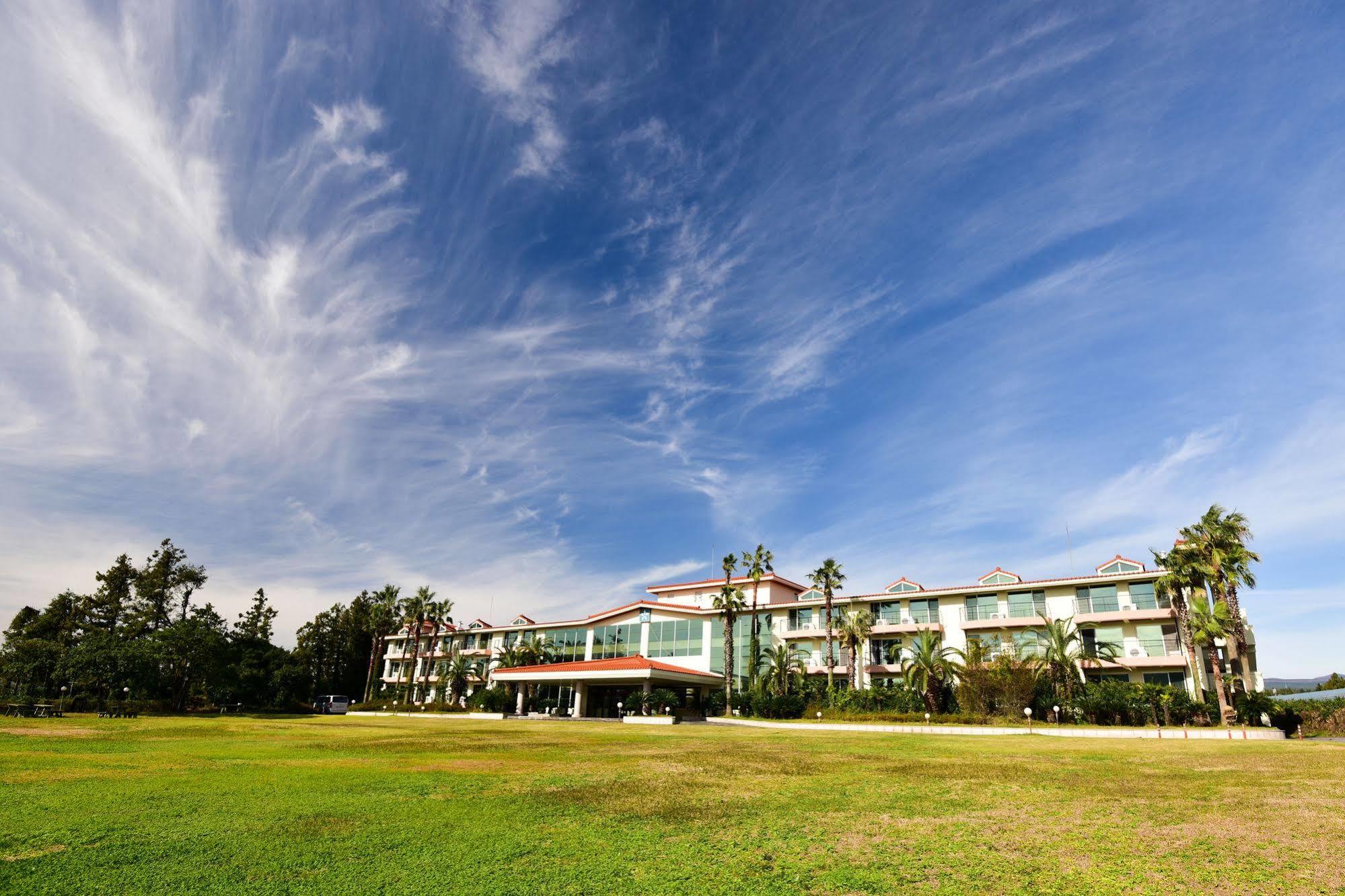 Lake Hills Jeju Resort Согвіпо Екстер'єр фото